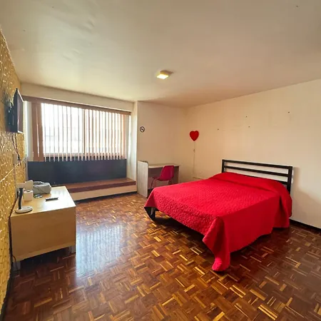 Habitacion Amplia C/Bano Independiente, A Min Del Centro Historico